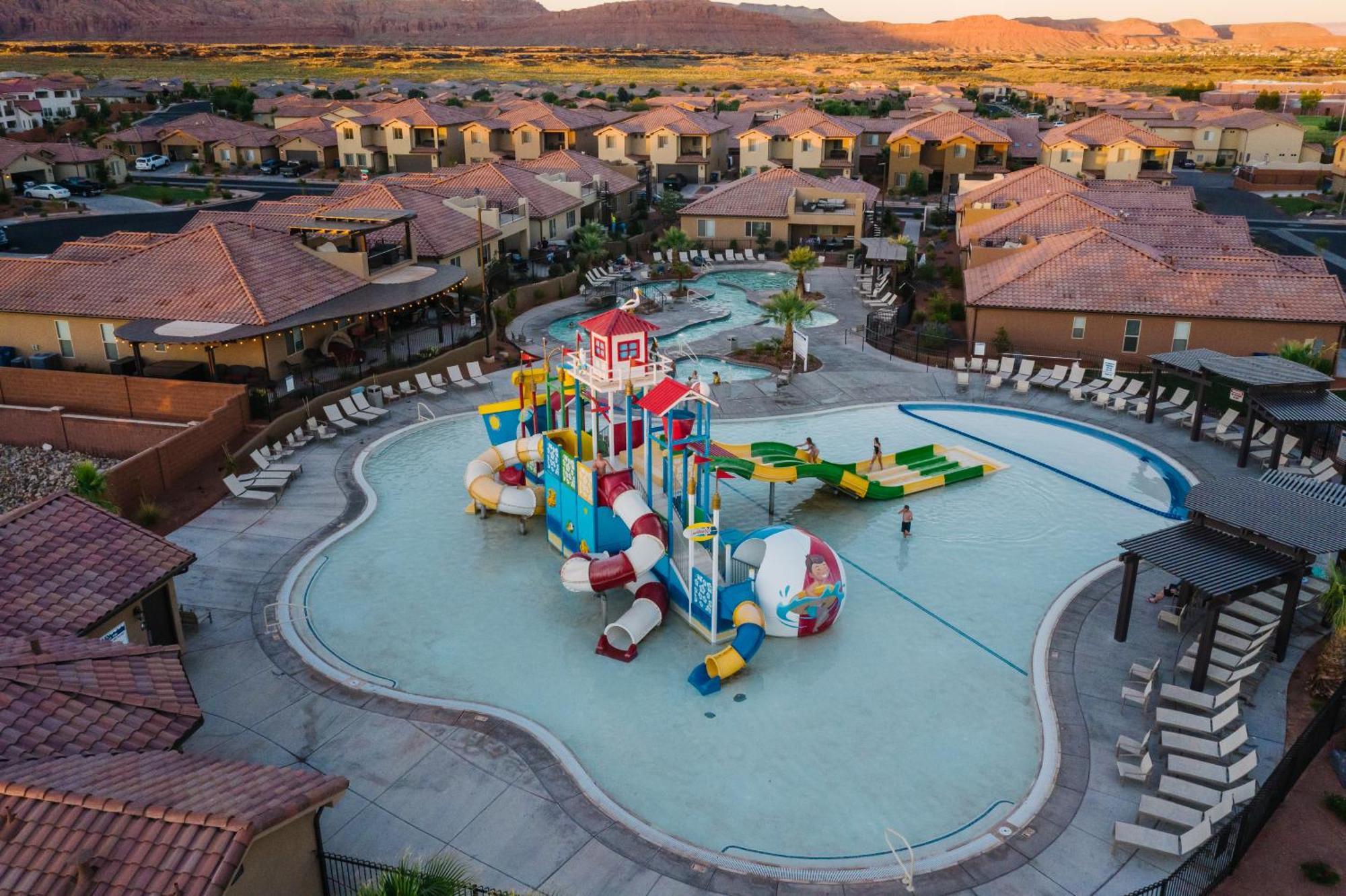 Paradise Village 36 Bunk Beds, Bbq Grill, Community Resort Style Pool And Water Park Santa Clara Zewnętrze zdjęcie